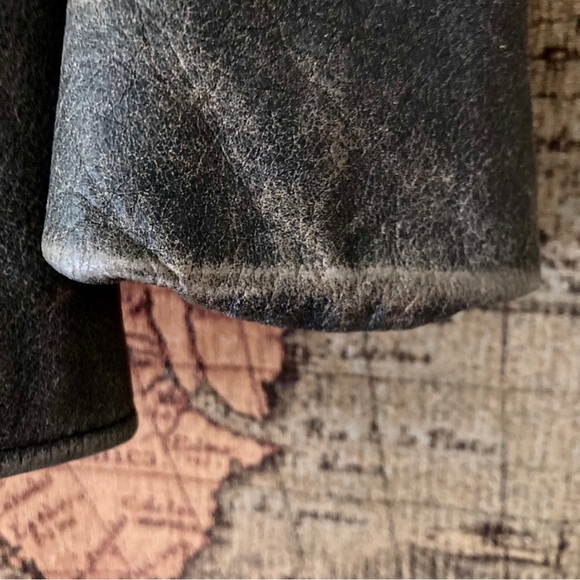 Distressed Leather jacket like new women’s - Picture 15 of 15